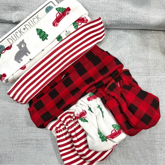 Duck Duck Goose Mittens and Hats Winter Christmas Baby Set - 6 items - 0-9 month - Picture 3 of 4